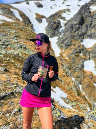 Tři místa, jedna jistota — natur jerky se hodí všude. Na hory, k vodě i do lesa. 🏔️🌊🌲 Když chceš poctivou energii bez...
